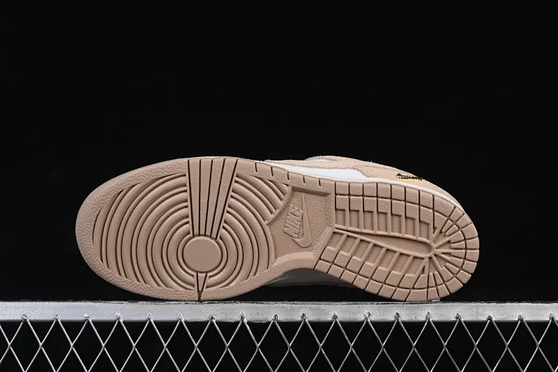All Categories Nk SB Dunk Series Nk SB Dunk Low Low-top sneakers Nike SB Dunk Low Year of the Horse White Wheat Yellow Low-top casual sneakers IO4244-101